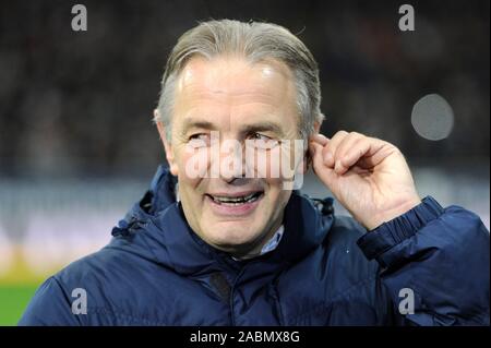 Karl-Heinz "Charly' KOERBEL diventa 65 anni su dicembre 1, 2019, Karl Heinz (Charly) KOERBEL (ex giocatore di calcio professionista), immagine singola, singola immagine, ritratto, ritratto, portr.v. Soccer 1. Bundesliga, 15. Giornata Eintracht Frankfurt-Darmstadt 98 0-1, su 06.12..2015 in Frankfurt / Main, Germany.COMMERZBANK ARENA. vǬ | Utilizzo di tutto il mondo Foto Stock