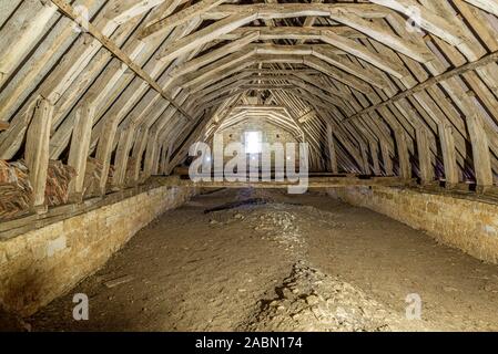 Bar-sur-Seine (Francia nord-orientale): telaio in legno della cappella dei Templari della Commenda di Avalleur, ospedale Commanderie di origine templare fondata Foto Stock