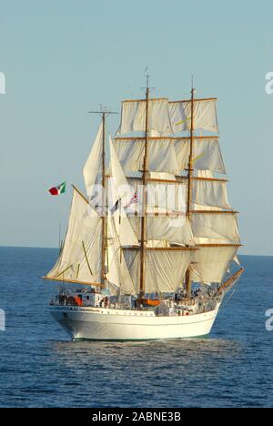 Tall Ships raccogliere in Falmouth per la Tall Ships Race. Foto Stock