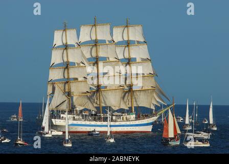 Tall Ships raccogliere in Falmouth per la Tall Ships Race. Foto Stock