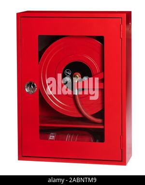 Rosso di metallo armadio antincendio e sistema antincendio in sfondo bianco Foto Stock