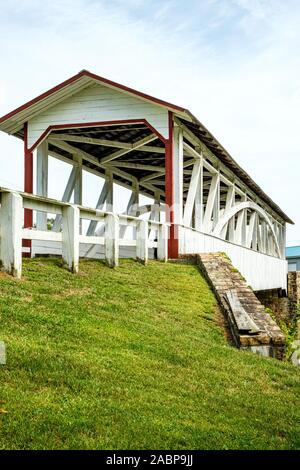 Mulino di sale ponte coperto, St Pauls Church Road, Hopewell Township, PA Foto Stock