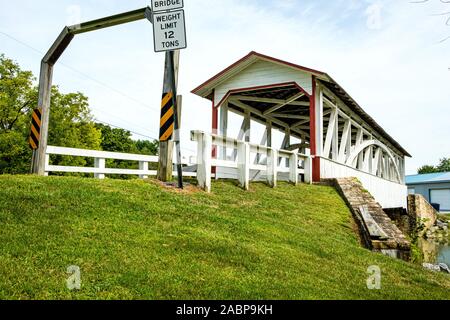 Mulino di sale ponte coperto, St Pauls Church Road, Hopewell Township, PA Foto Stock