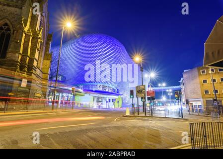 BIRMINGHAM, INGHILTERRA-Aprile 05,2016: Il Selfridges edificio è un edificio di riferimento a Birmingham, Inghilterra. Foto Stock