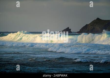 Mare mosso oltre il famigerato Bar tra Norfolk e Nepean Isole. Molti Isola Norfolk cimitero lapidi tombali attestano le molte drownings da quando Nepe Foto Stock