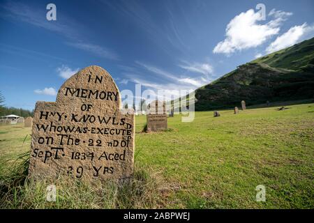 Lapide nel cimitero di prenotare in Kingston e Arthur's Vale. Il cimitero è stato in uso circa dal 1798 e le lapidi testimoniare convict Foto Stock