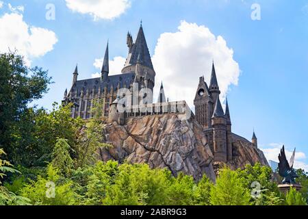Il castello di Hogwarts, Universal Studios Orlando, mondo di Wizarding di Harry Potter, Isole di avventura, Universale di Hogwarts, Florida, Stati Uniti d'America Foto Stock