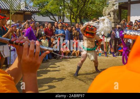 Una maschera giapponese al Matsuri Festival nel centro cittadino di Phoenix,  in Arizona, Stati Uniti d'America Foto stock - Alamy