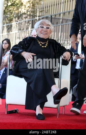 Lina Wertmuller cerimonia stella sulla Hollywood Walk of Fame il 28 ottobre 2019 a Los Angeles, CA dotata di: Lina Wertmuller dove: Los Angeles, California, Stati Uniti quando: 28 Ott 2019 Credit: Nicky Nelson/WENN.com Foto Stock