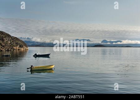 L'Europa, a sud-ovest della Groenlandia, Maniitsoq, vista del fiordo dalla città Foto Stock
