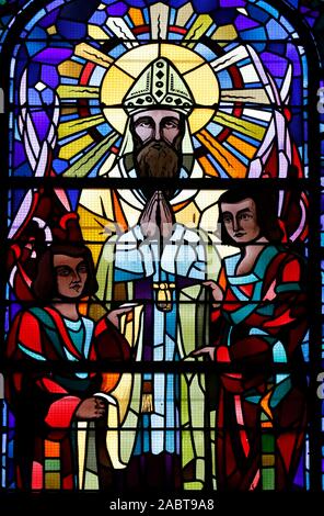 Saint Pierre cattedrale. Francesco di Sales, Vescovo di Ginevra. Finestra di vetro colorato. Annecy. La Francia. Foto Stock