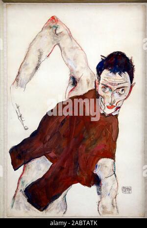 Egon Schiele, autoritratto in jerkin con il gomito destro sollevato, 1914, tempera, acquerello, matita e pastelli su carta. Foto Stock