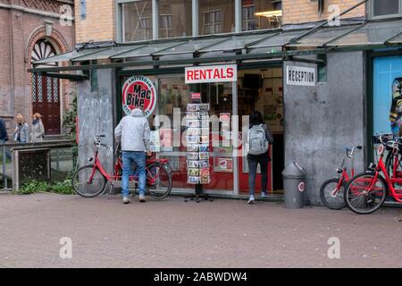 Mac Bike negozio di noleggio a Weteringschans 2 Street Amsterdam Paesi Bassi 2019 Foto Stock