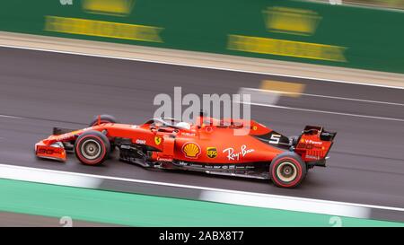 Sebastian Vettel in pista nel Ferrar1 SF90, prove libere di venerdì. Gran Premio di Gran Bretagna a Silverstone, 2019 Foto Stock