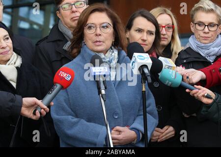 Gdansk, Polonia. 29 Nov, 2019. Malgorzata Kidawa-Blonska è visto in Gdansk, Polonia il 29 novembre 2019 Kidawa Blonska un candidato per il candidato per il Presidente della Repubblica di Polonia dal PO (Piattaforma Civica) partito ha visitato Danzica Cerca per cercare il sostegno nelle elezioni primarie nel partito politico. Credito: Vadim Pacajev/Alamy Live News Foto Stock