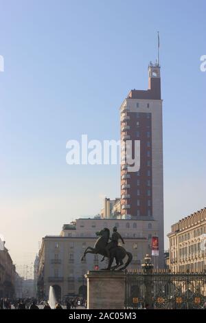 Torre Littoria visto nella skyline di Torino Foto Stock