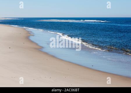 Menschenleerer Weststrand auf Sylt Foto Stock