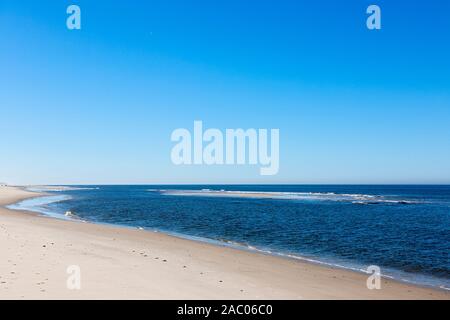 Menschenleerer Weststrand auf Sylt Foto Stock