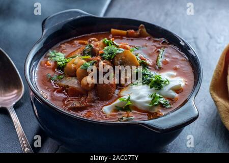 Agnello di ceci zuppa shawarma con lo yogurt greco Foto Stock