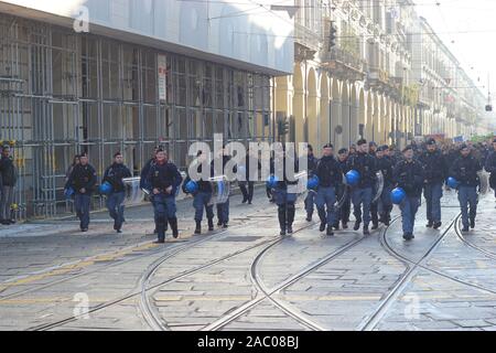 Torino, Italia. 29 Nov 2019. Mondiale sui cambiamenti climatici di protesta, Torino, Italia. 29 Nov, 2019. Credito: Rosa Russo/Alamy Live News Foto Stock