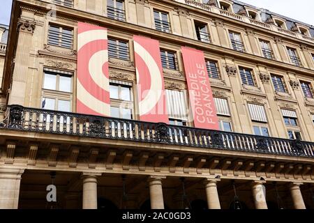 La Comédie Française, Performing Arts Theatre, Salle Richelieu edificio, facciata superiore, off Place Colette, Parigi, Francia. Foto Stock