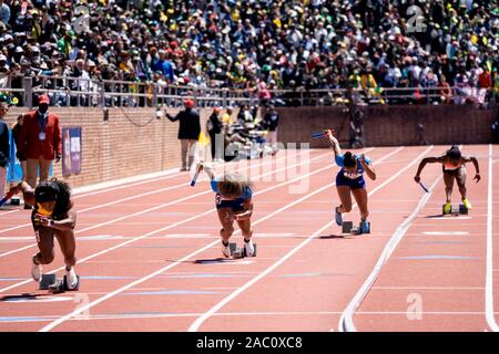 Dezerea Bryant e Aaliyah marrone (USA) in concorrenza USA vs il mondo le donne 4x100m a 2019 Penn relè . Foto Stock