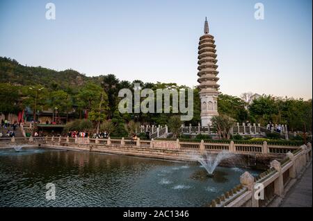 Tempio di Nanputuo sull'isola di Xiamen, provincia di Fujian sulla costa occidentale della Cina Foto Stock