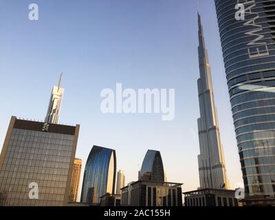 Dubai, Emirati Arabi Uniti - Dic 7, 2018. Edifici alti in aumento in Dubai, EAU. Dubai è una città globale e business hub del Medio Oriente. Foto Stock