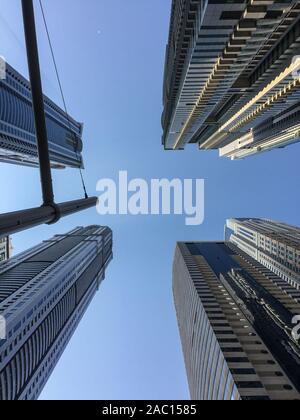 Dubai, Emirati Arabi Uniti - Dic 7, 2018. Edifici alti in aumento in Dubai, EAU. Dubai è una città globale e business hub del Medio Oriente. Foto Stock