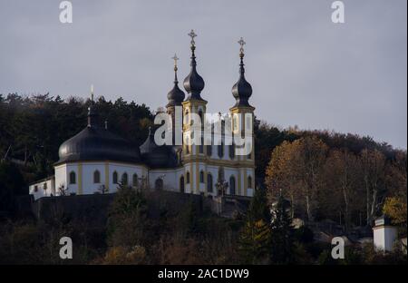 Piccola chiesa chiamato Kaeppele nella città tedesca di Würzburg Foto Stock