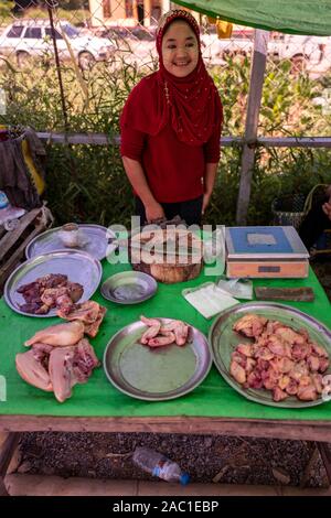 Tradizionale mercato settimanale sul lago Inle in Myanmar Foto Stock