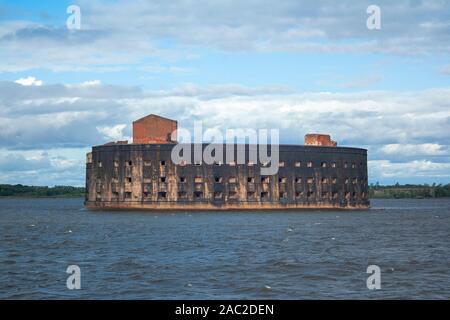 Marine fort alexander 1 sull'isola a kronstadt San Pietroburgo al giorno d'estate. Attrazione turistica di San Pietroburgo, Russia Foto Stock