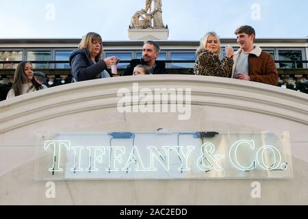 Il Covent Garden di Londra, Regno Unito. Il 30 novembre 2019. Tiffany Wonderland profumate in Covent Garden. Credito: Matteo Chattle/Alamy Live News Foto Stock