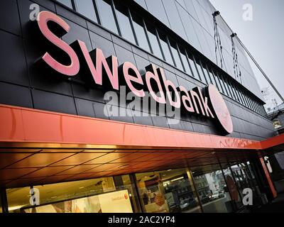Svedese (banca Swedbank) il logo visto su Swedbank Estonia headquarters building a Tallinn. Foto Stock