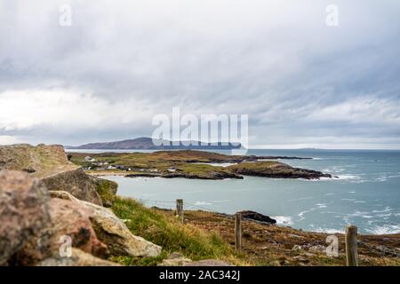 Rosgoill penisola ia una firma il punto sulla Wild Atlantic modo. Foto Stock