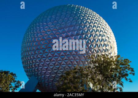 Orlando, Florida . Novembre 18, 2019. Vista superiore della grande sfera a Epcot Foto Stock