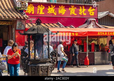 Taipei Città Xia-Hai tempio di Dio. È rinomato sia in patria che all'estero per una sua divinità, Yue Lao, che possiede il potere su matrimonio e relazione Foto Stock