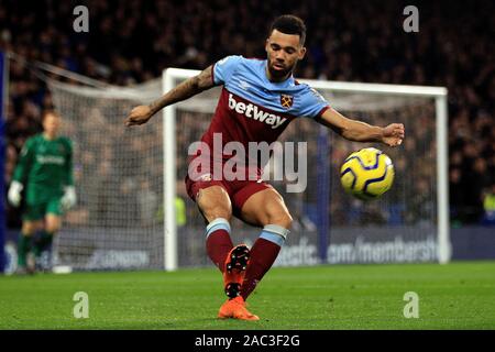 Londra, Regno Unito. 30 Novembre, 2019. Ryan Fredericks del West Ham United in azione. Premier league, Chelsea V West Ham Utd a Stadio Stamford Bridge a Chelsea, Londra sabato 30 novembre 2019. Questa immagine può essere utilizzata solo per scopi editoriali. Solo uso editoriale, è richiesta una licenza per uso commerciale. Nessun uso in scommesse, giochi o un singolo giocatore/club/league pubblicazioni. pic da Steffan Bowen/Andrew Orchard fotografia sportiva/Alamy Live news Credito: Andrew Orchard fotografia sportiva/Alamy Live News Foto Stock