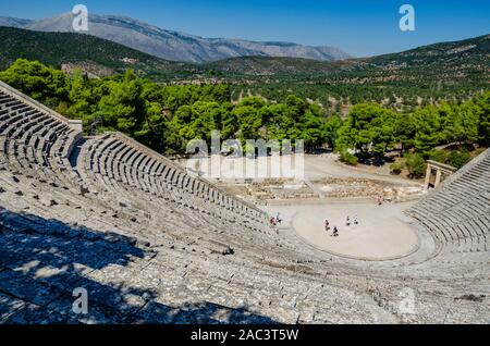 Parti del teatro antico a Epiaurus, Grecia Foto Stock