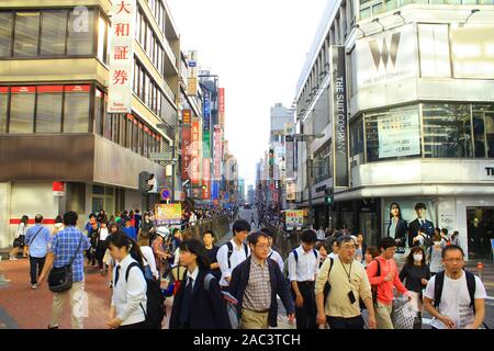 Yokohama NIshiguchi principale strada dello shopping Foto Stock