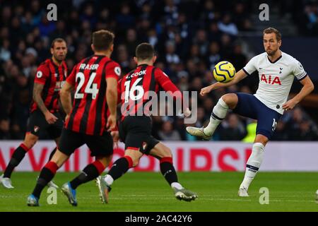 Londra, Regno Unito. 30 Novembre, 2019. Tottenham di avanti Harry Kane durante l'incontro della Barclays Premier League match tra Tottenham Hotspur e Bournemouth al Tottenham Hotspur Stadium, Londra, Inghilterra. Il 30 novembre 2019. Credit: Azione Foto Sport/Alamy Live News Foto Stock