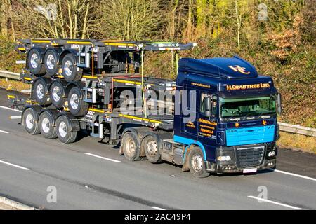 H Crabtree Ltd, il trasporto camion di consegna, autocarro, trasporto, carrello, operatore cargo, DAF XF veicolo, Arnold commerciale europeo dei trasporti, industria, M61 a Manchester, Regno Unito Foto Stock