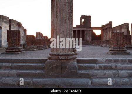 Basilica sul forum di Pompei). Antica città romana di Pompei, provincia di Napoli, campania, Italy Foto Stock