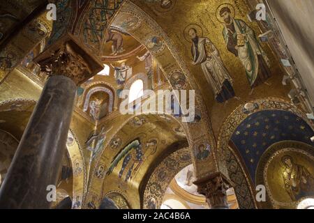 Mosaico sulla parete del interor della chiesa della Martorana o la co-cattedrale di Santa Maria dell'Ammiraglio. Palermo, Sicilia, Italia Foto Stock