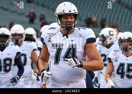 Philadelphia, Pennsylvania, USA. 30 Novembre, 2019. UConn football team utilizza il campo al Lincoln Financial Field di Filadelfia in Pennsylvania Credito: Ricky Fitchett/ZUMA filo/Alamy Live News Foto Stock