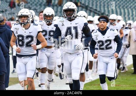 Philadelphia, Pennsylvania, USA. 30 Novembre, 2019. UConn football team utilizza il campo al Lincoln Financial Field di Filadelfia in Pennsylvania Credito: Ricky Fitchett/ZUMA filo/Alamy Live News Foto Stock