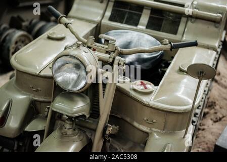 SINSHEIM, Germania - 16 ottobre 2018: Technik Museum. Vecchia guerra motocicletta. Vista dal lato anteriore Foto Stock