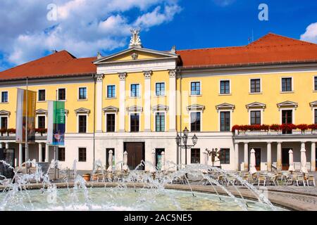 Teatro a Bismarckplatz, Regensburg, Alto Palatinato, Baviera, Germania, Europa, 15. Agosto 2009 Foto Stock