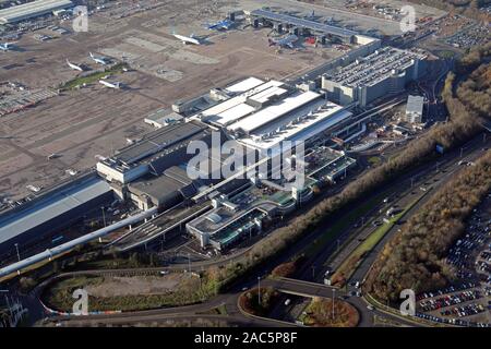 Vista aerea del Terminal 2 dell'aeroporto di Manchester, Regno Unito Foto Stock