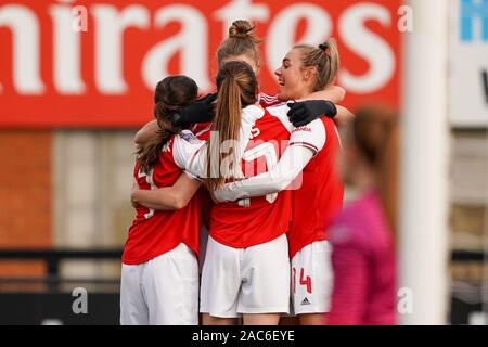 Borehamwood, Regno Unito . 1 Dic 2019. I giocatori dell'Arsenal festeggiano Lisa Evans è obiettivo durante la donna Super League tra Arsenal e la città di Bristol a Prato Park a Borehamwood, in Inghilterra il 1 dicembre 2019 (foto di Daniela Porcelli/SPP) Credito: SPP Sport Stampa foto. /Alamy Live News Foto Stock